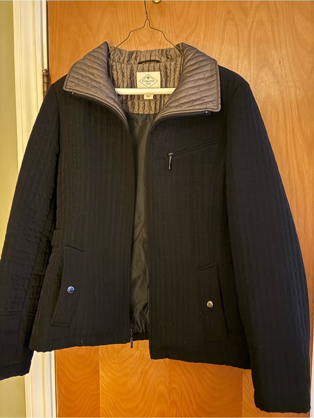 St. John's Bay Black Quilted Lightweight Jacket with Gray Collar